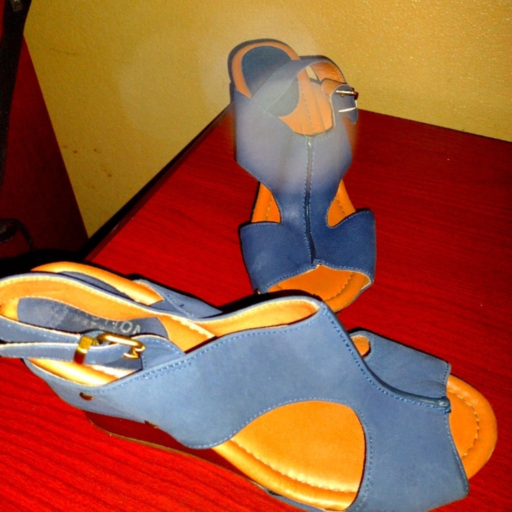 Kenneth Cole wedges